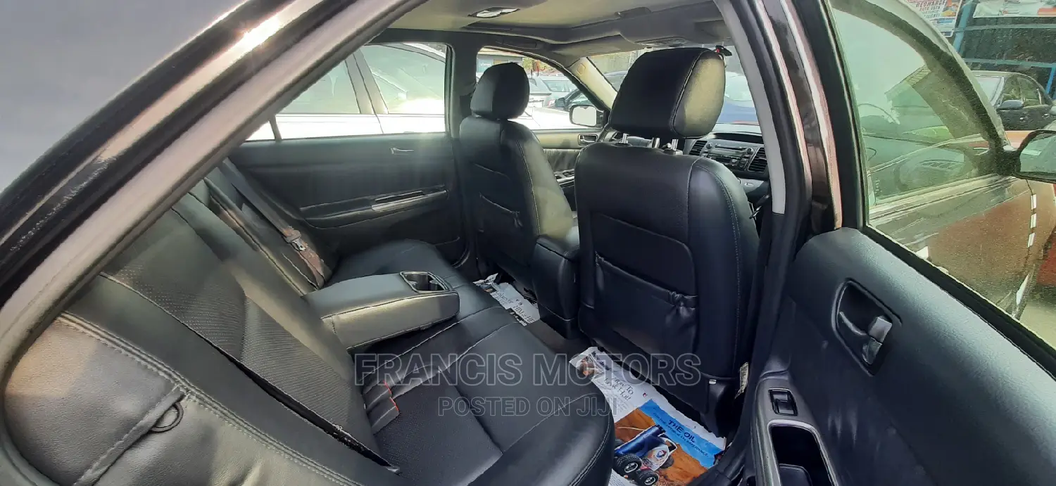 Toyota Camry SE V6 4dr Sedan (3.3L 6cyl 5A) 2005 Black
