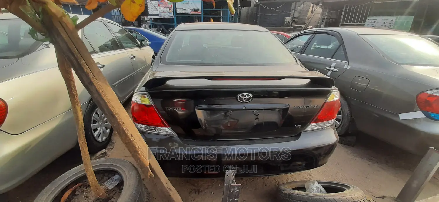 Toyota Camry SE V6 4dr Sedan (3.3L 6cyl 5A) 2005 Black