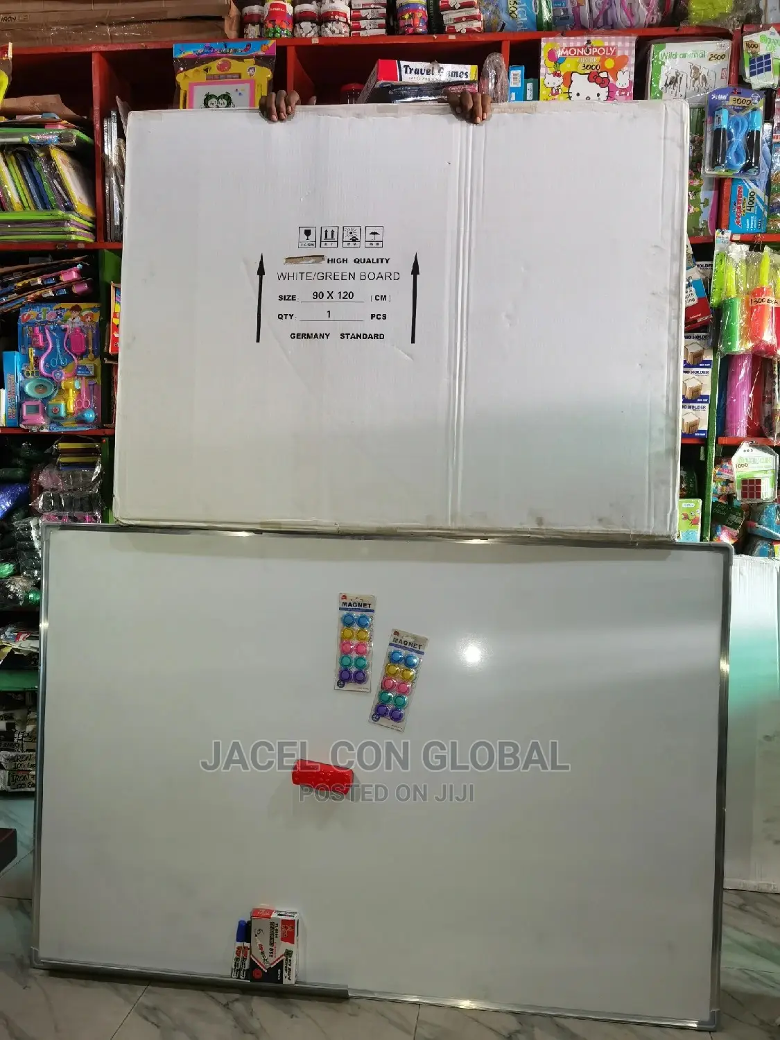 Whiteboard in Different Sizes (From 60 * 60 to 120 by 240cm)