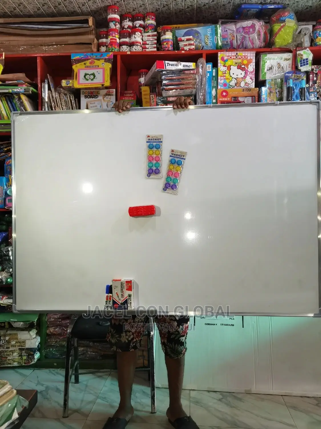 Whiteboard in Different Sizes (From 60 * 60 to 120 by 240cm)