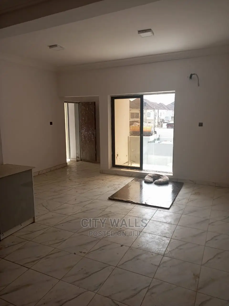 2bdrm Block of Flats in Bera Estate, Chevron for rent