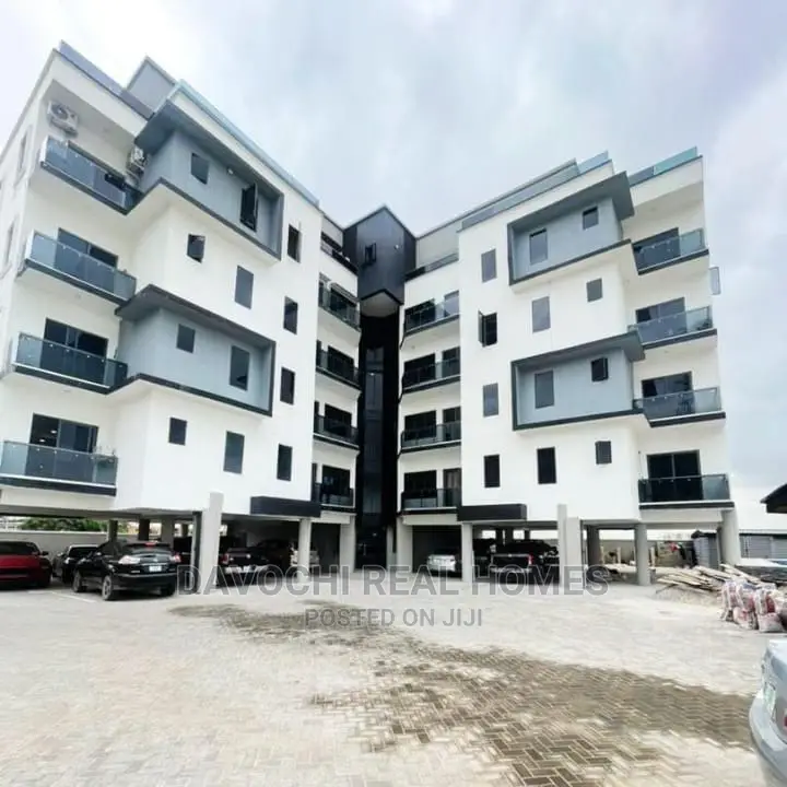 5bdrm Apartment in Banana Island for sale
