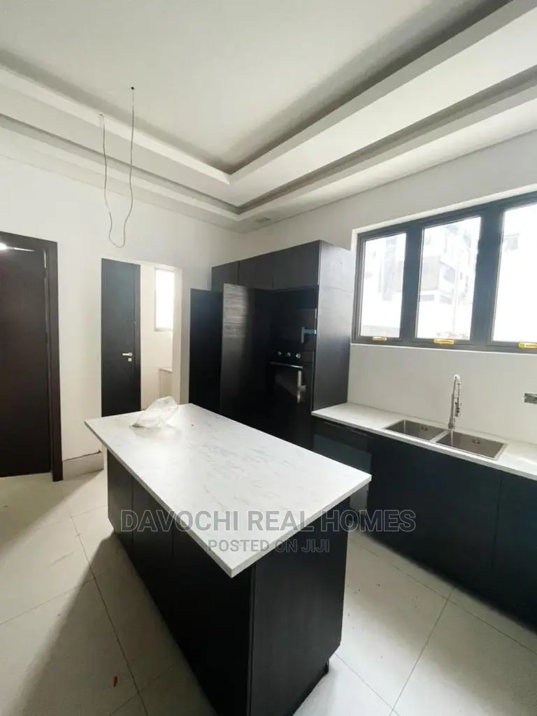 4bdrm House in Chevron for Sale