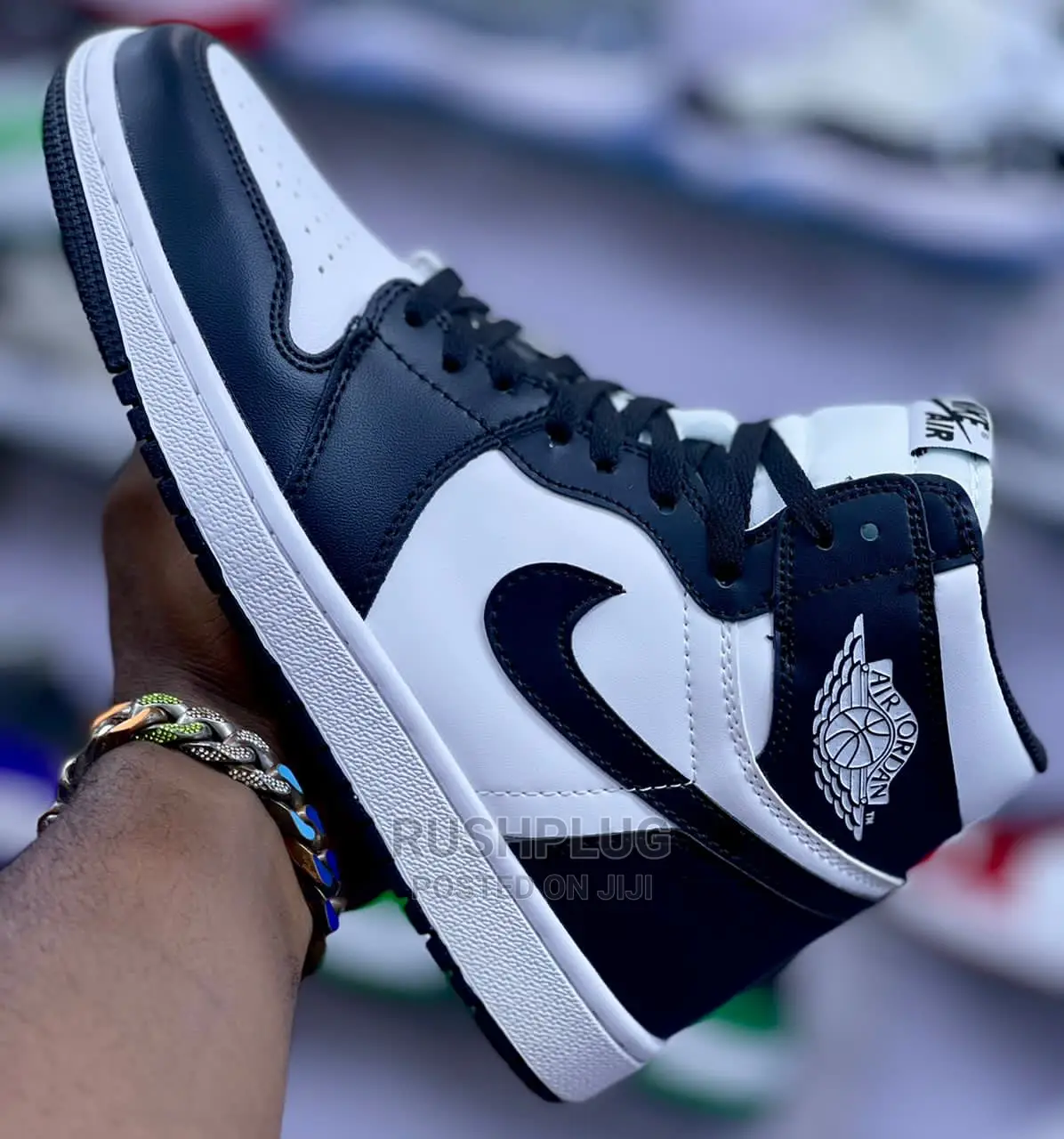 Air Jordan 1 Retro High ‘ Black / White *