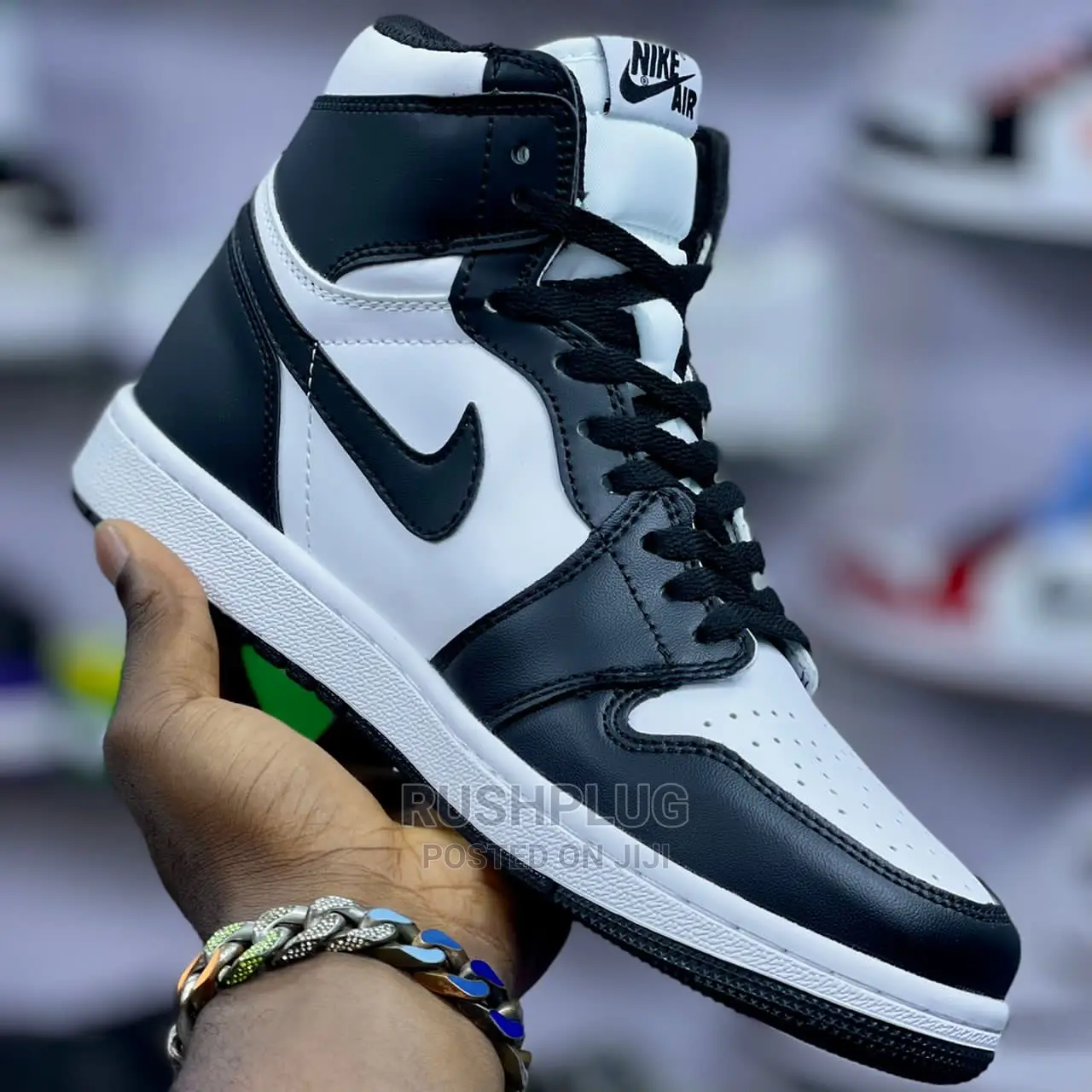 Air Jordan 1 Retro High ‘ Black / White *