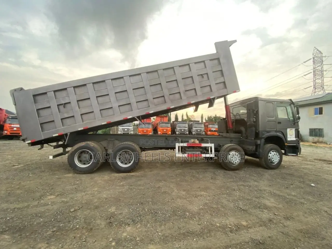 Brand New 12tyres Howo Sinotrucks 31tons.