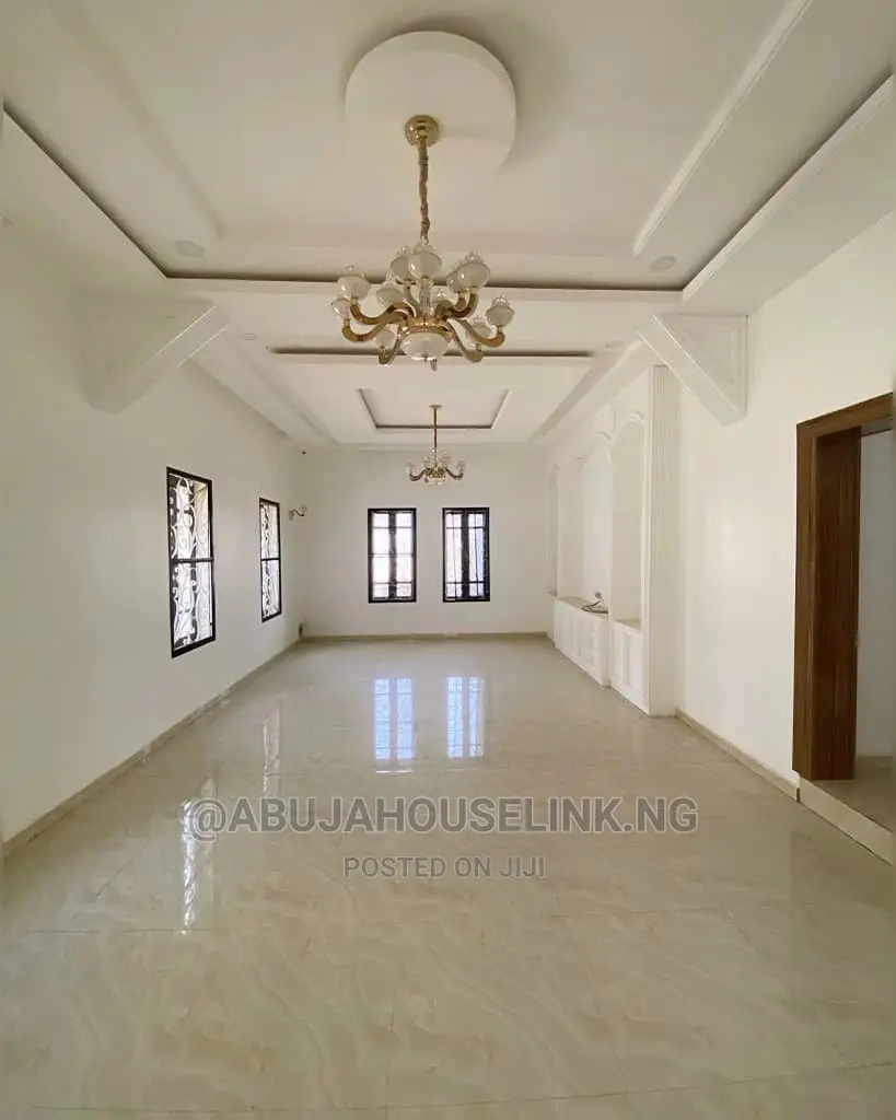 6bdrm Duplex in Efab Metropolis, Gwarinpa for sale