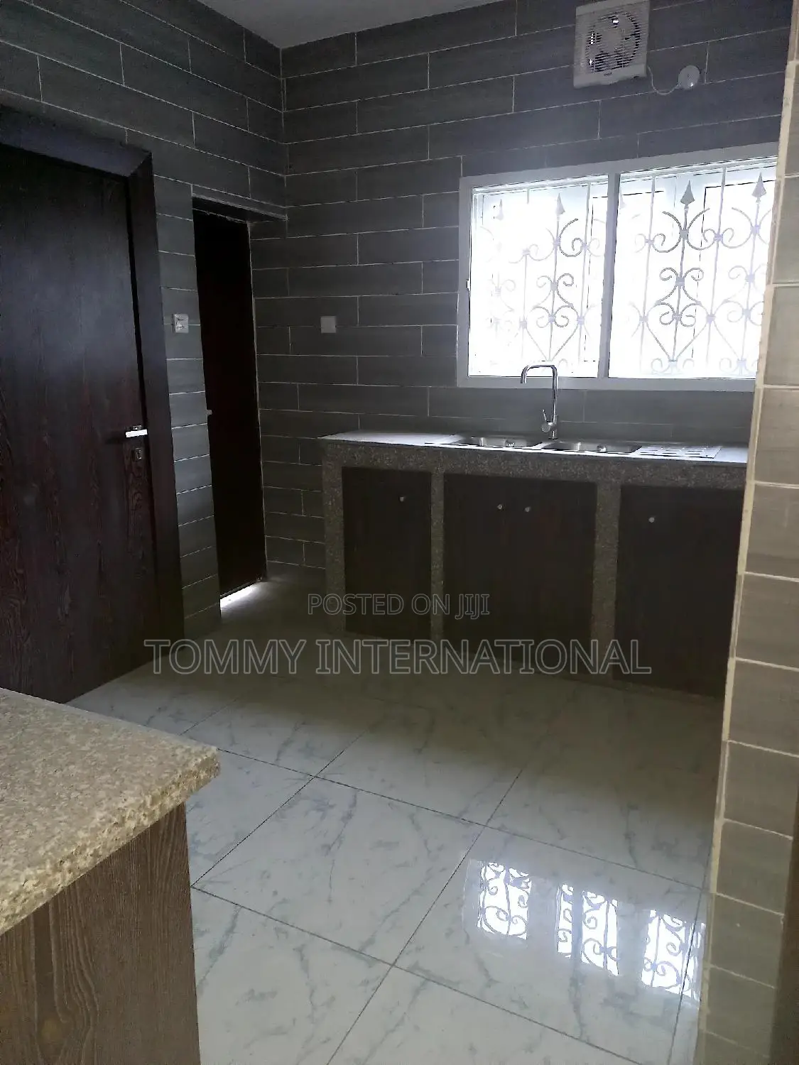 2bdrm Block of Flats in Shell Cooperative, Port-Harcourt for rent