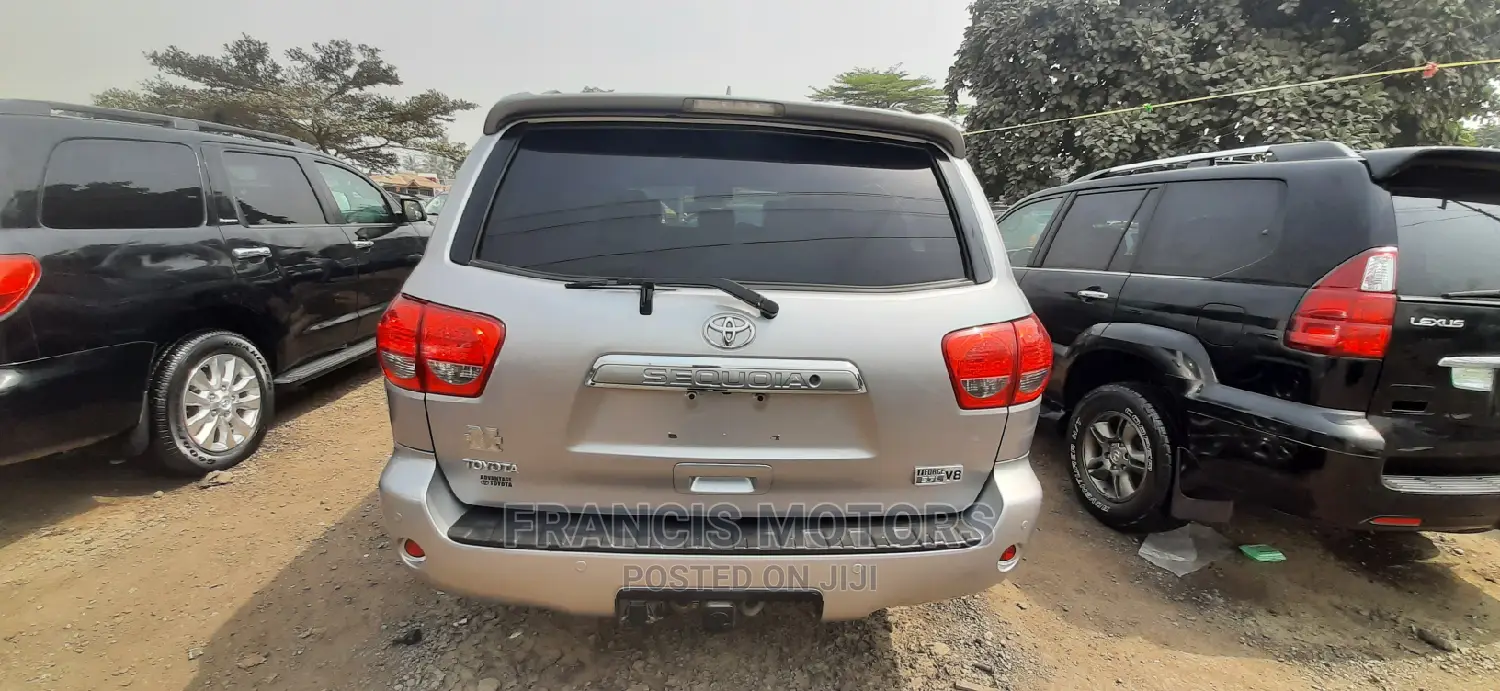 Toyota Sequoia 2015 Silver