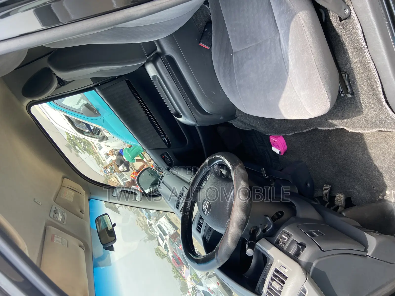 Toyota HiAce 2013 Black