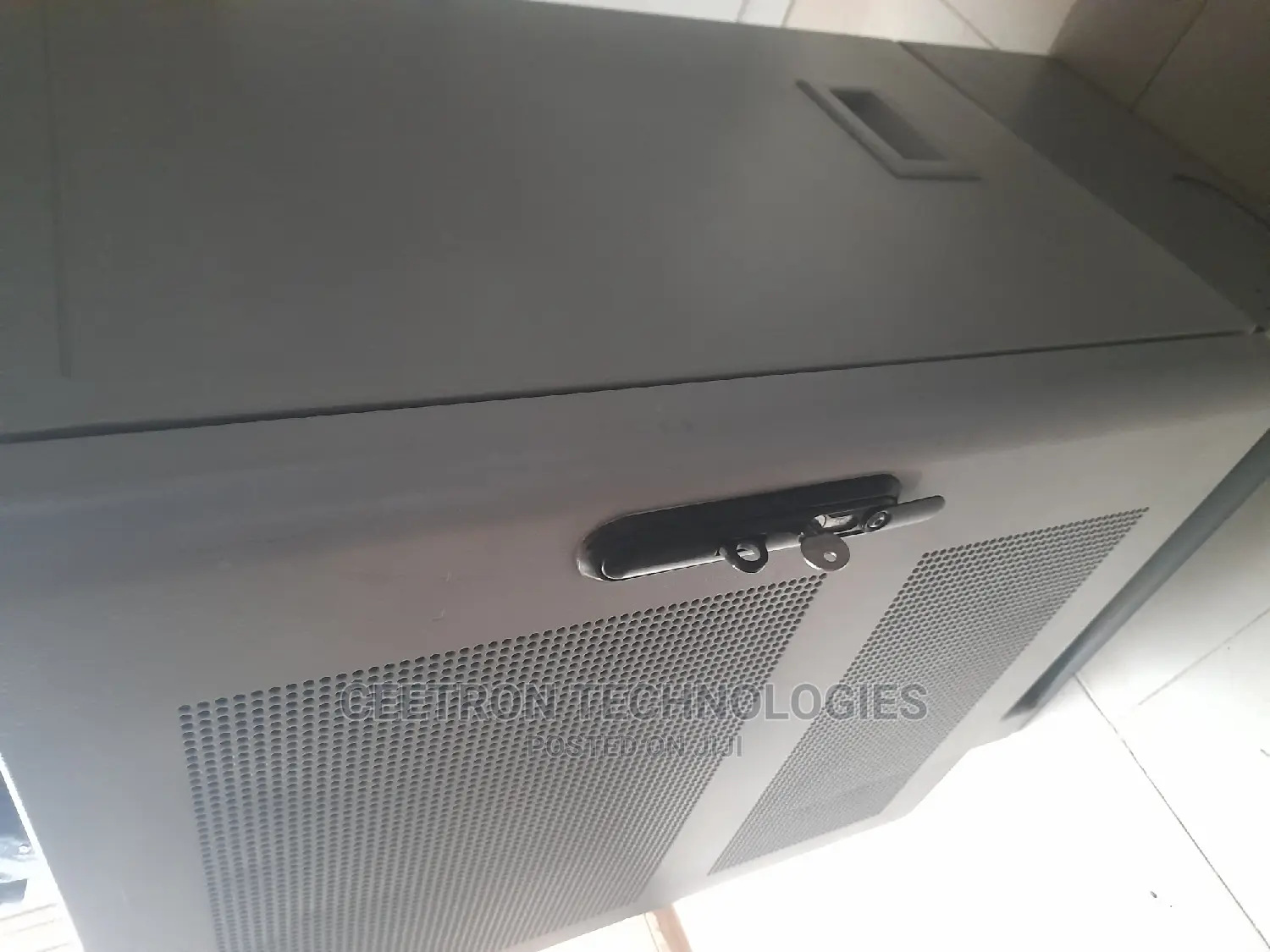 Huawei Air-Conditioned Outdoor Cabinet (Rack)