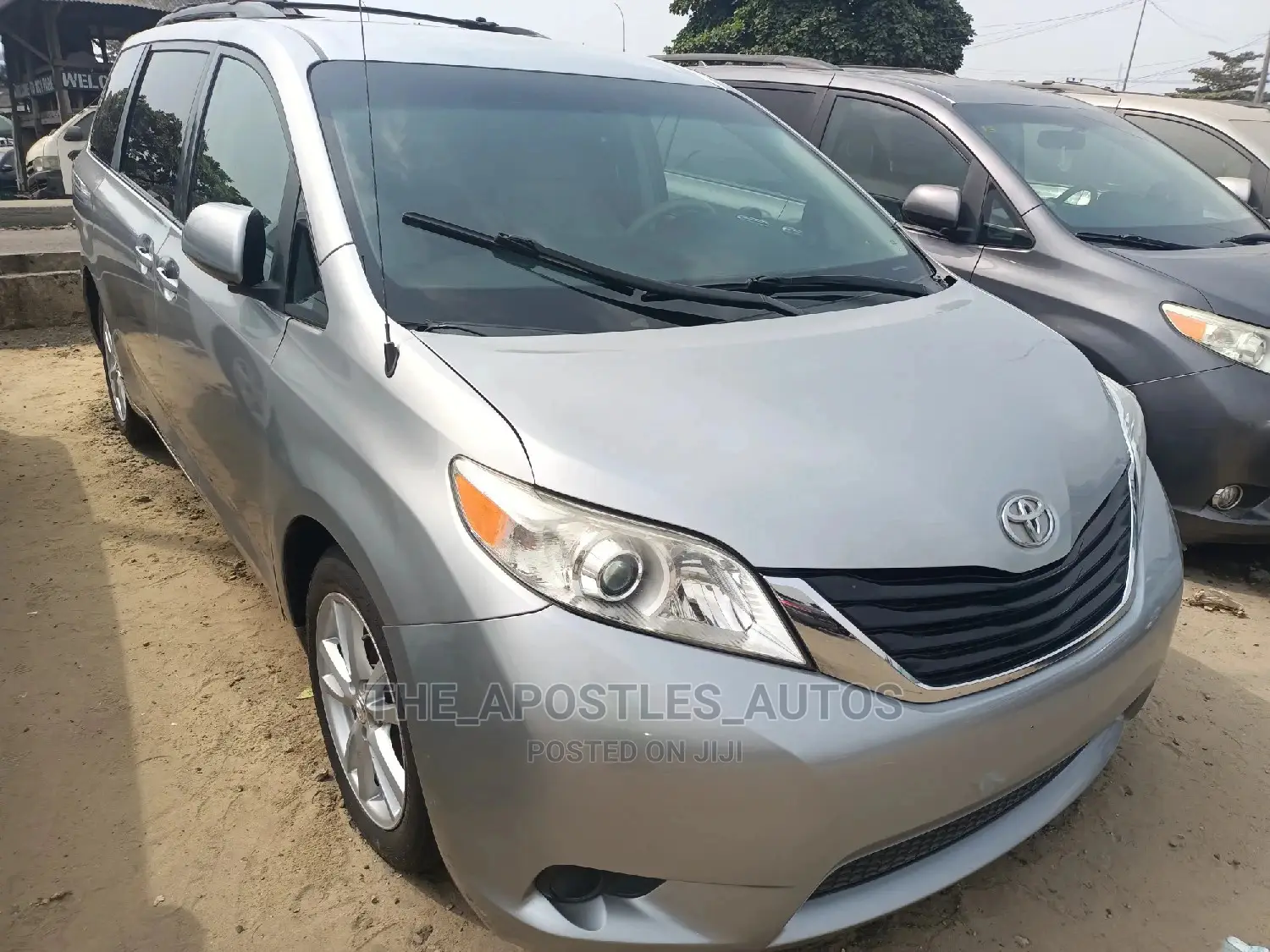 Toyota Sienna LE FWD 8-Passenger 2013 Gray
