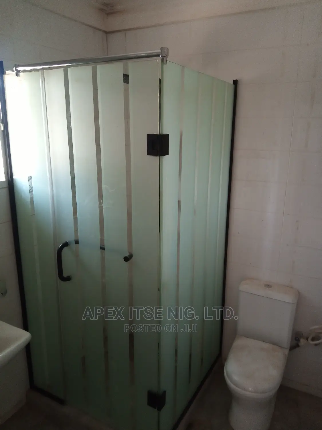 HNG Black Access. Shower Cubicle