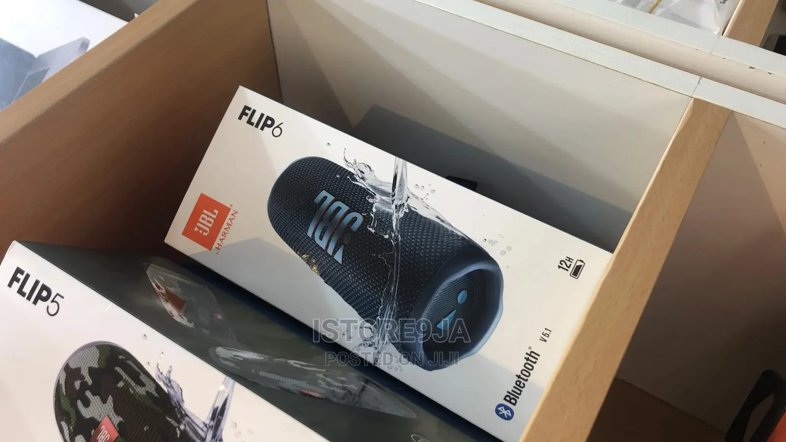 Jbl FLIP 6 Waterproof Portable Bluetooth Speaker.