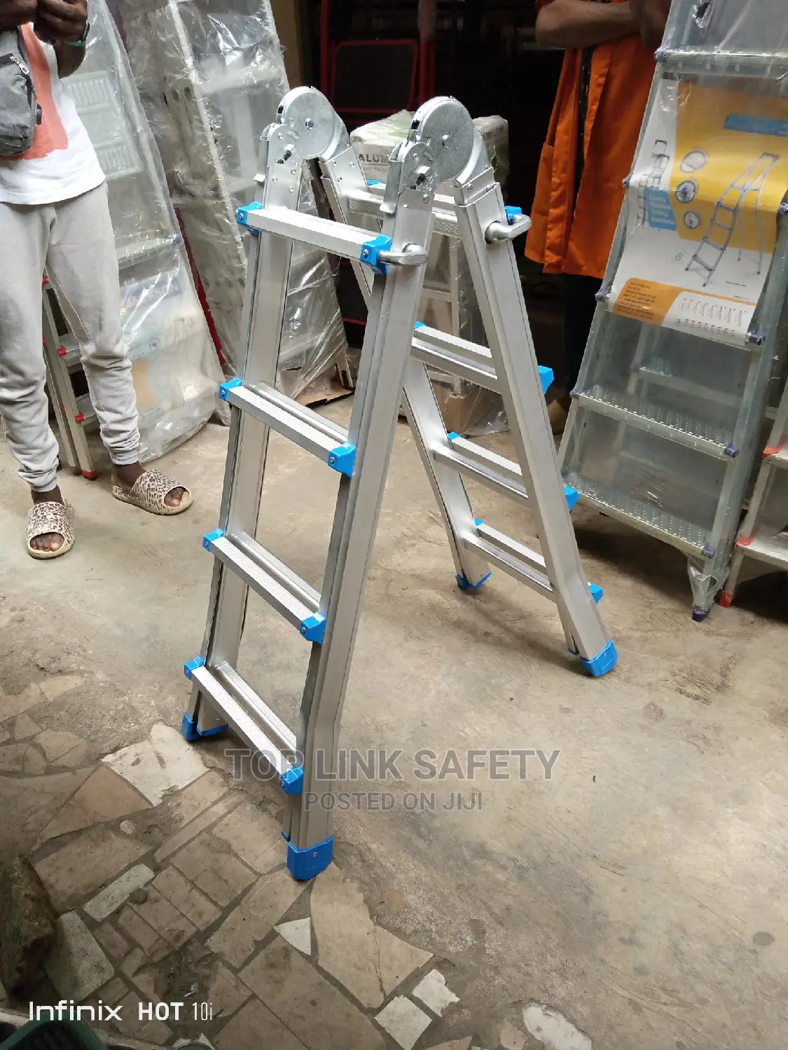 4/4 Tiger Folding Ladder. 16 Fit.