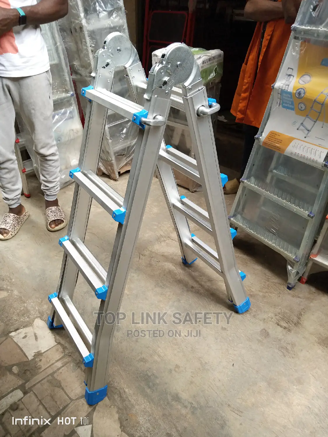 4/4 Tiger Folding Ladder. 16 Fit.