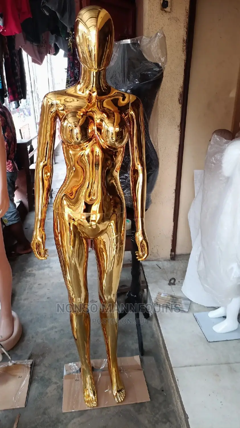 Size 8 Gold Chrome Detachable Faceless Female Mannequin