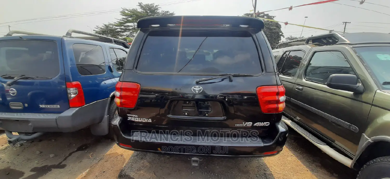 Toyota Sequoia 2004 Black