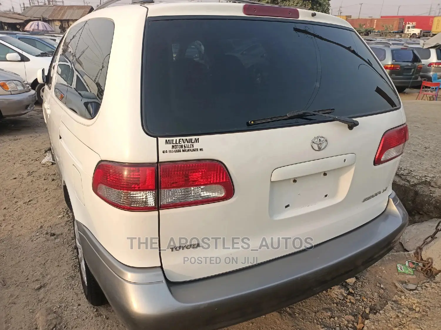 Toyota Sienna LE 2001 White