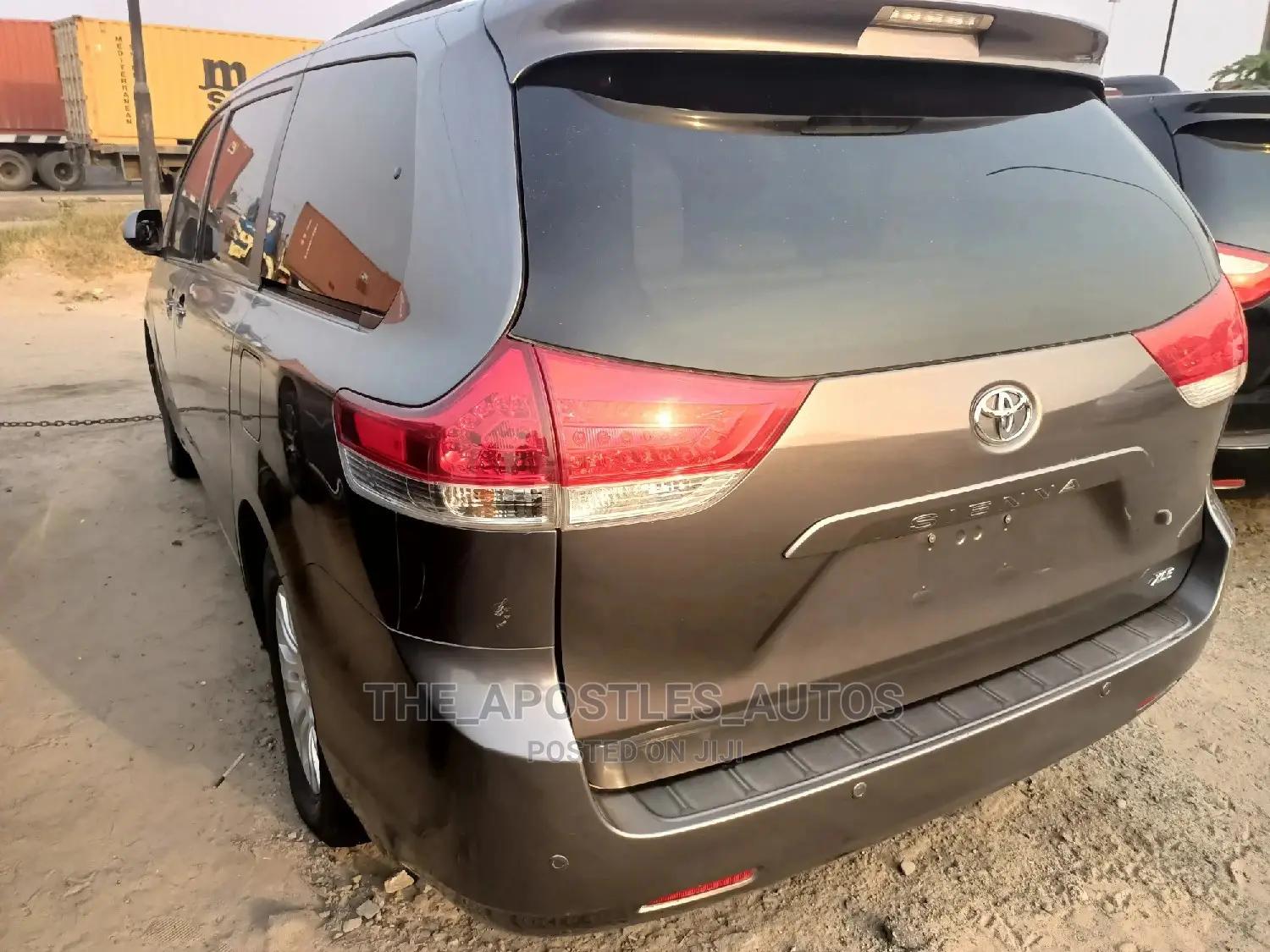 Toyota Sienna XLE FWD 8-Passenger 2013 Gray