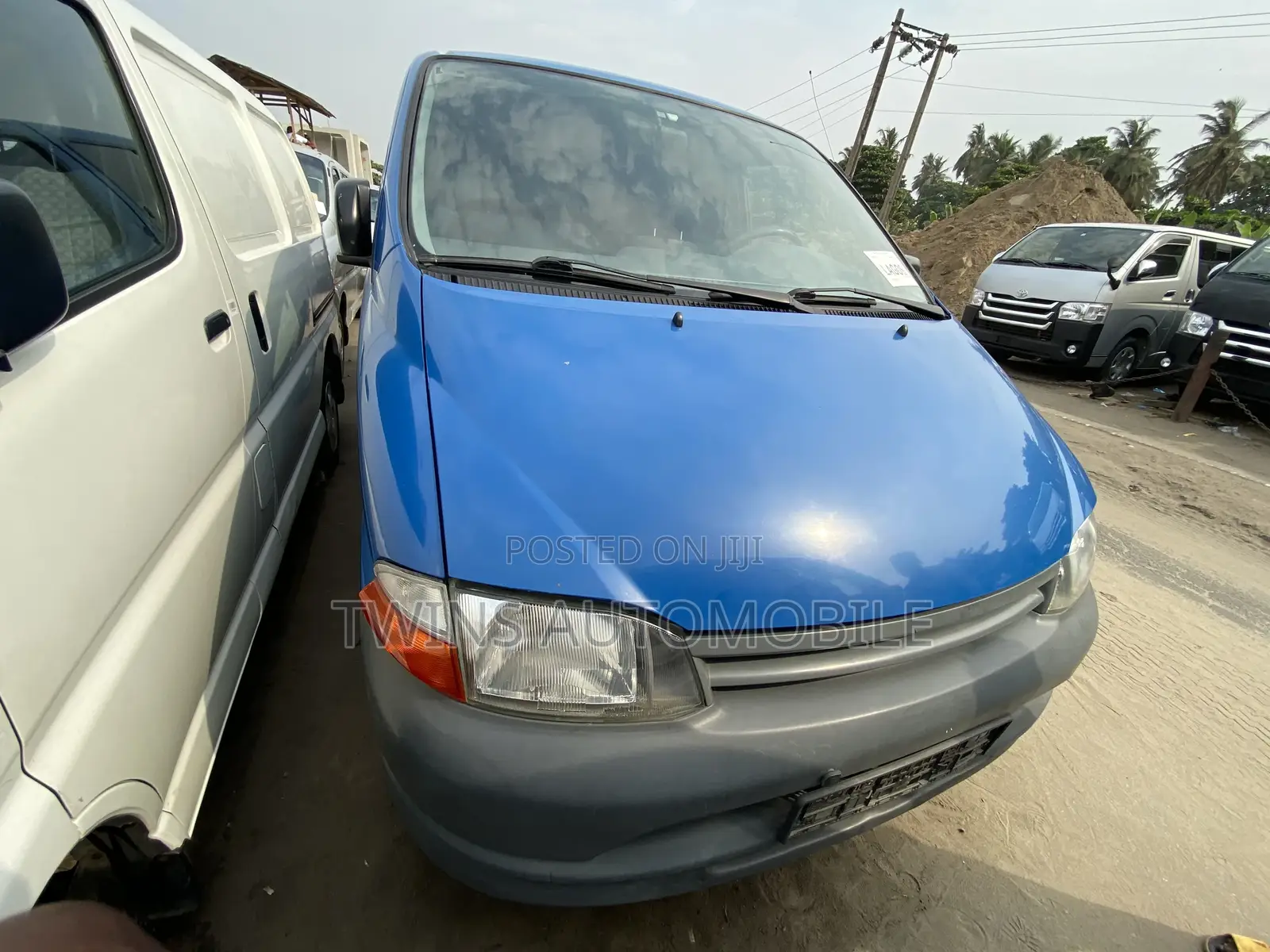 Toyota HiAce 2005 Blue