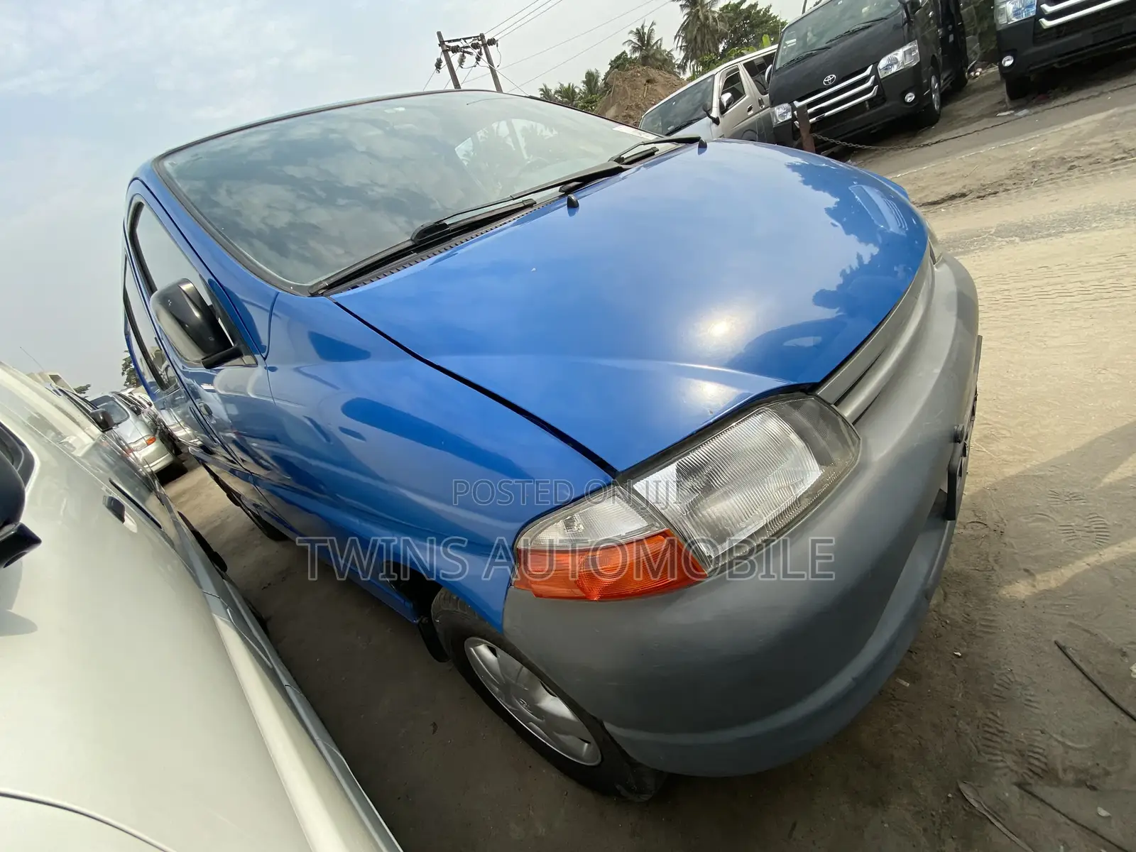Toyota HiAce 2005 Blue