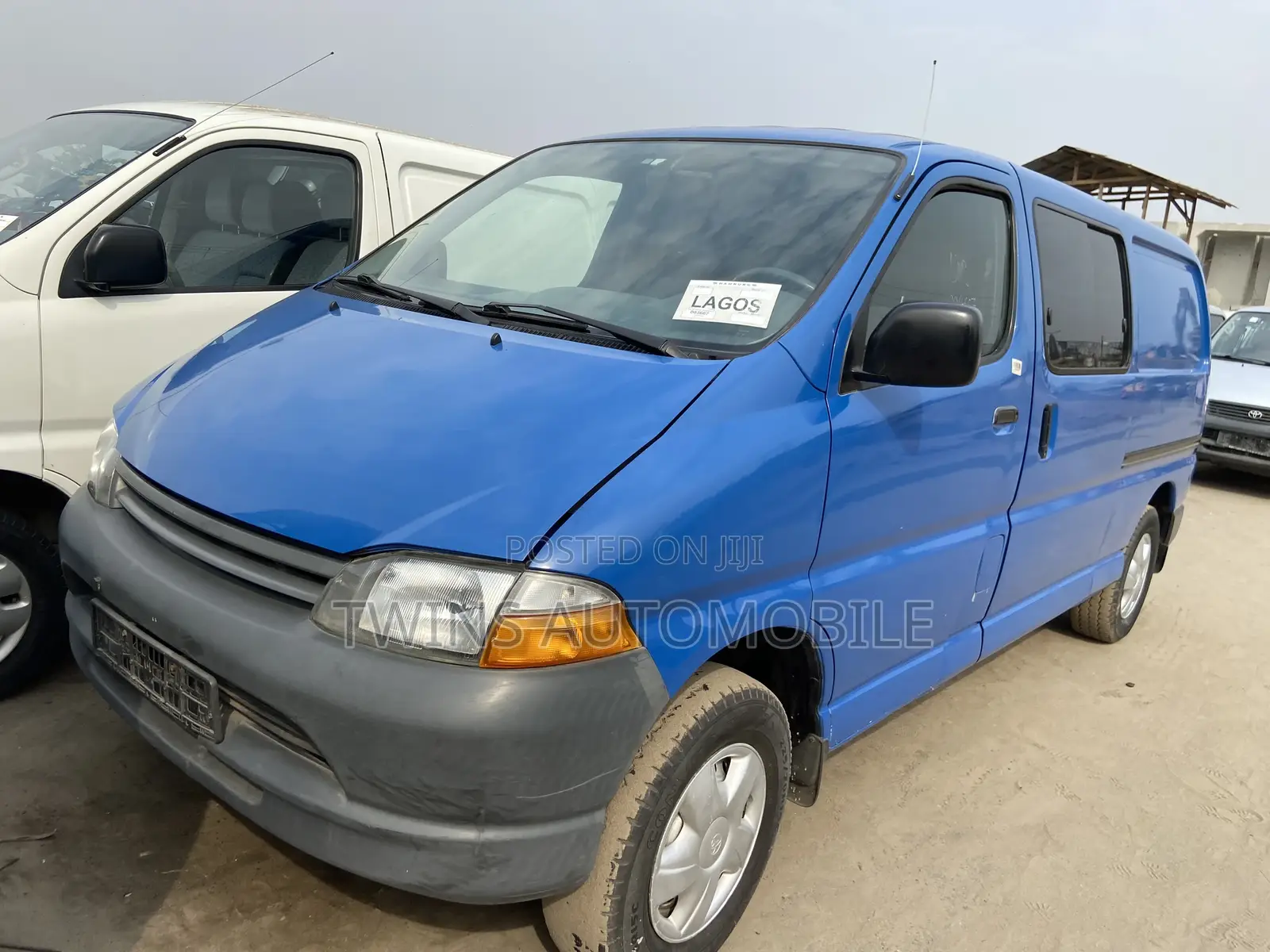 Toyota HiAce 2005 Blue