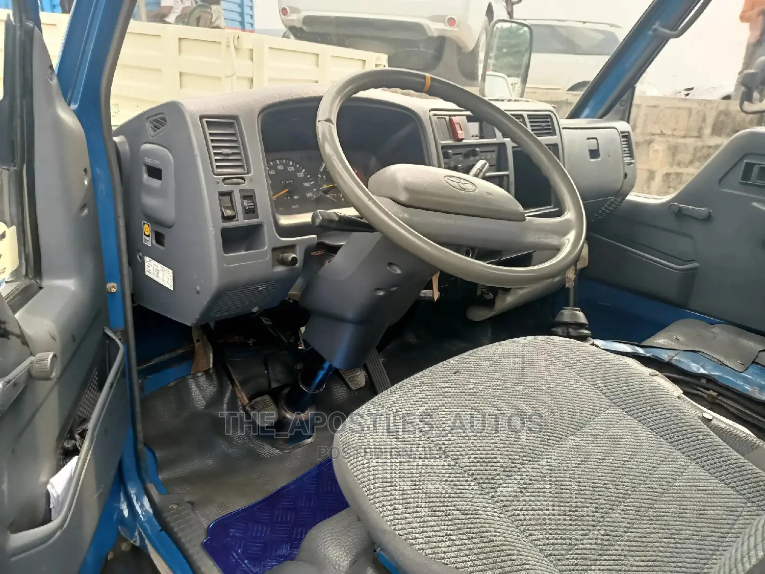 Toyota Dyna 100 Mini Truck