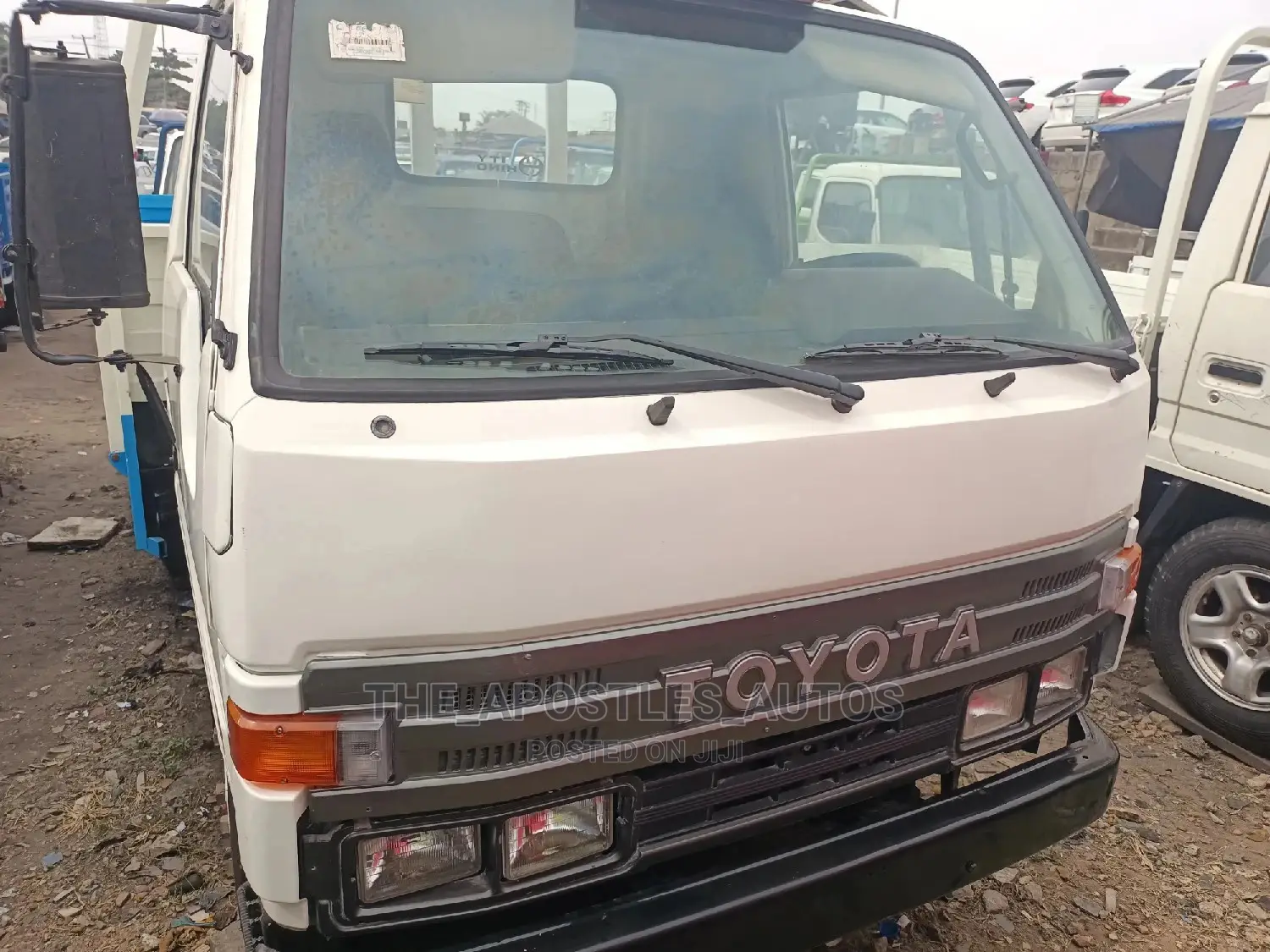 Six Tyres Toyota Dyna Mini Truck