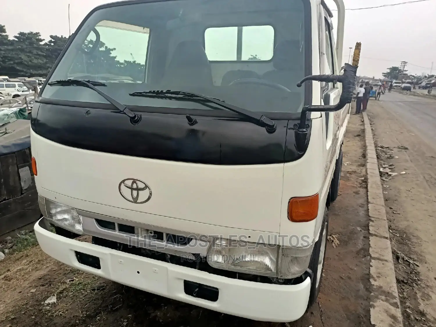 Toyota Dyna 4 Tyres Mini Bus