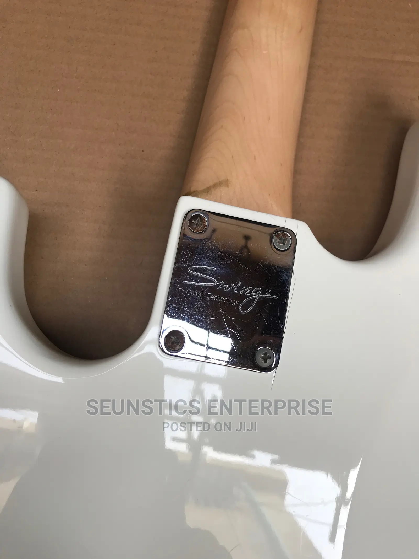 Swing Guitar Technology Four String Bass