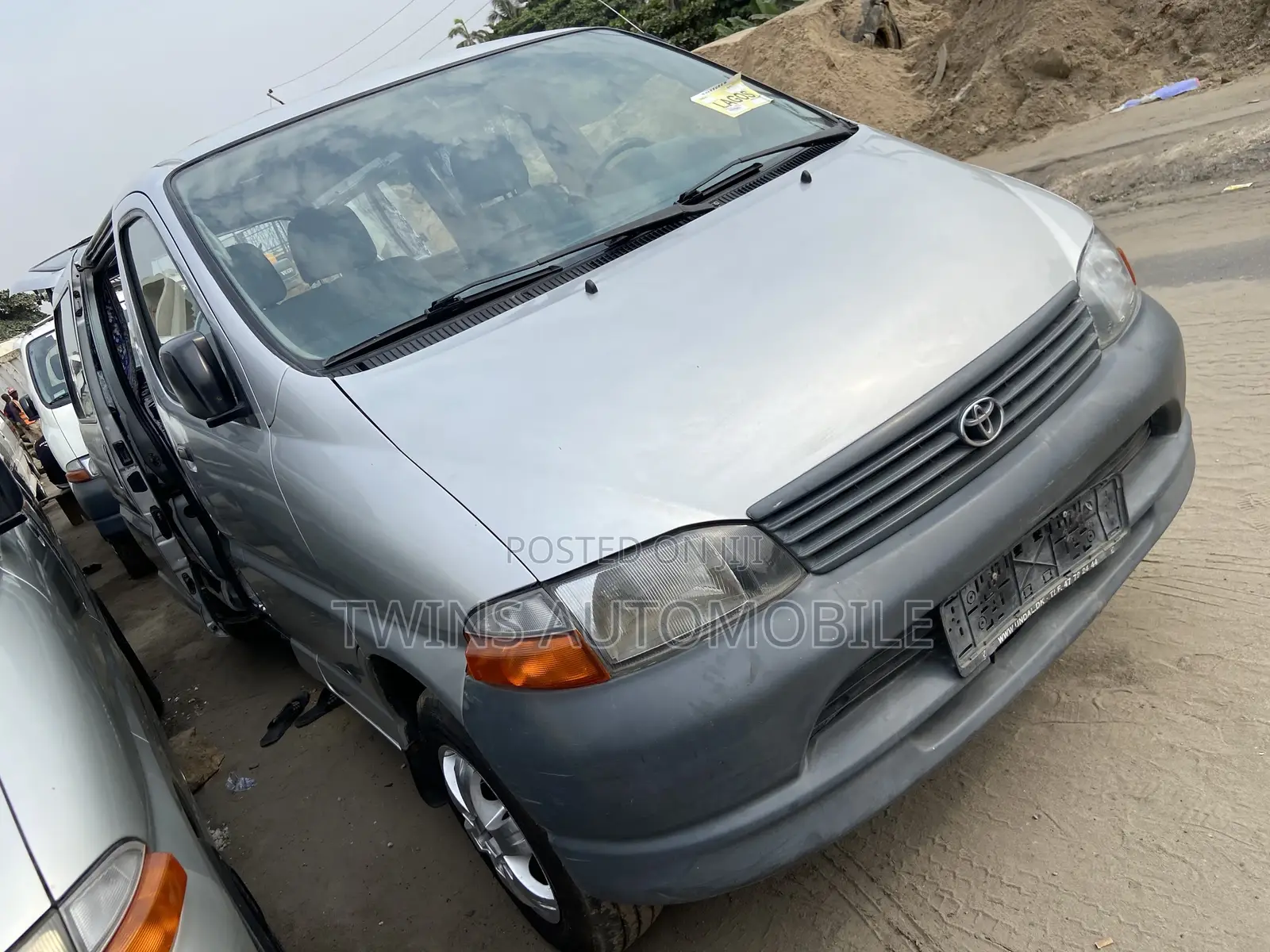 Toyota HiAce 2006 Grey