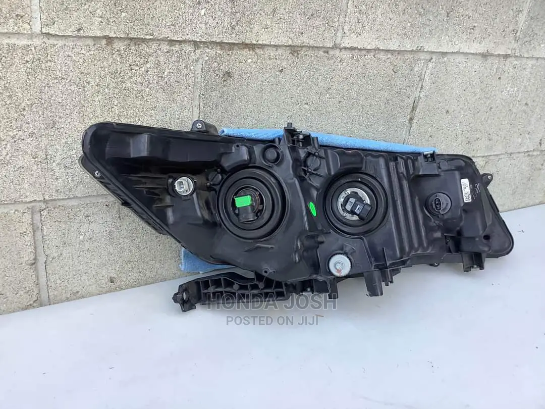 Headlights 2010 to 2012 Model Honda Crosstour(Original)