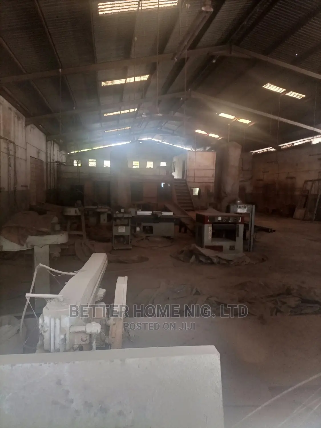 Warehouse and Office Complex on 5 Acres of Land