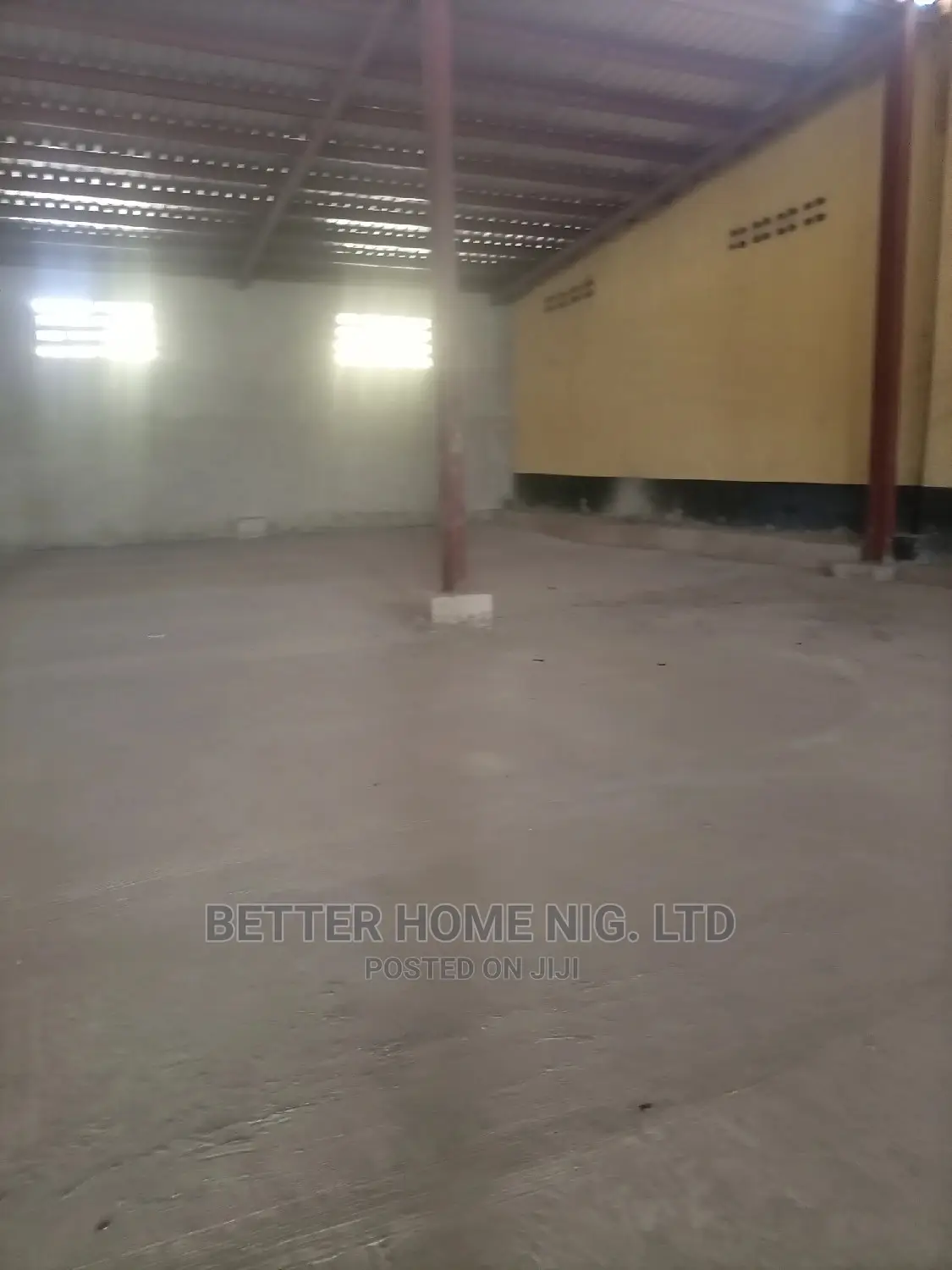 Warehouse 1500 Square Meter Capacity