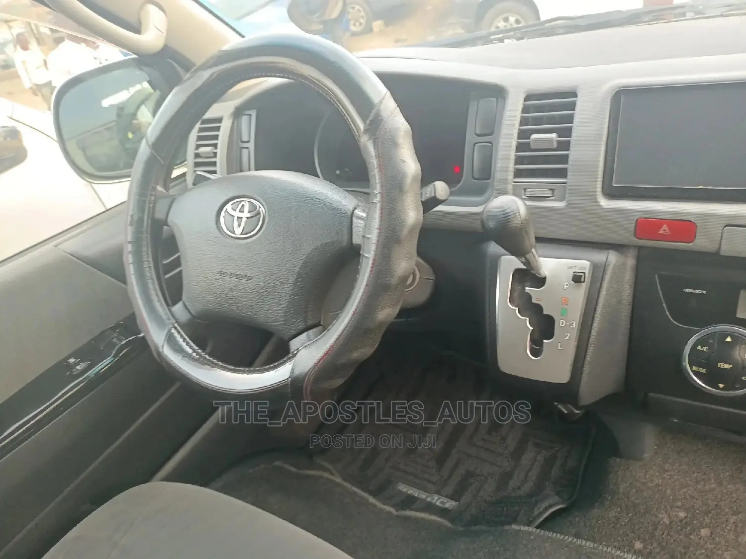 Toyota HiAce 2009 Black