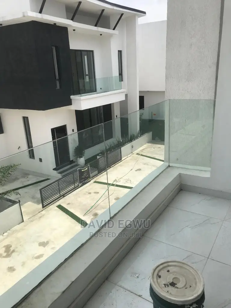 Frameless Glass Balcony and Stairs