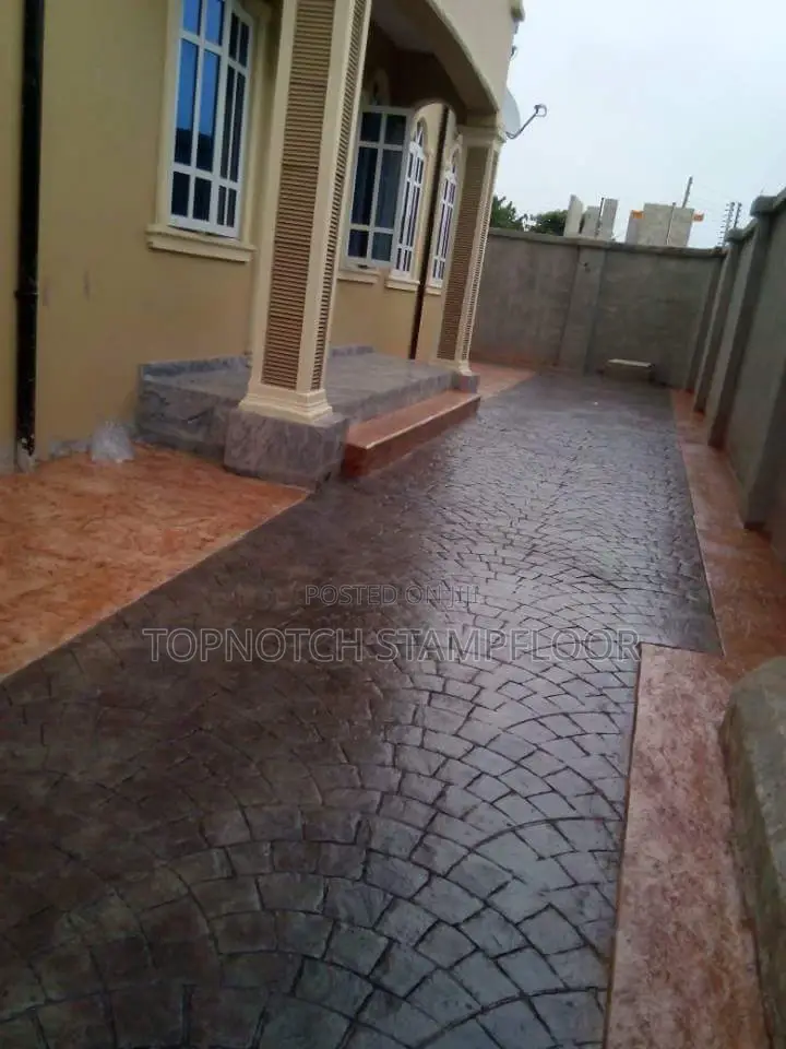 Pattern Concrete Floor on Ground