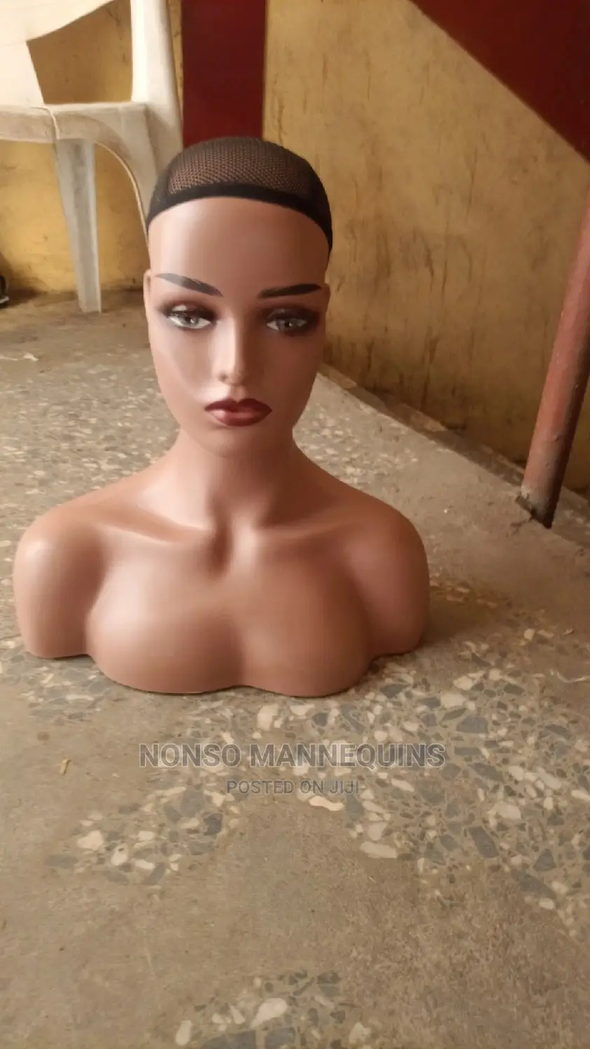 Dark Shade Mannequin Head With Shoulder
