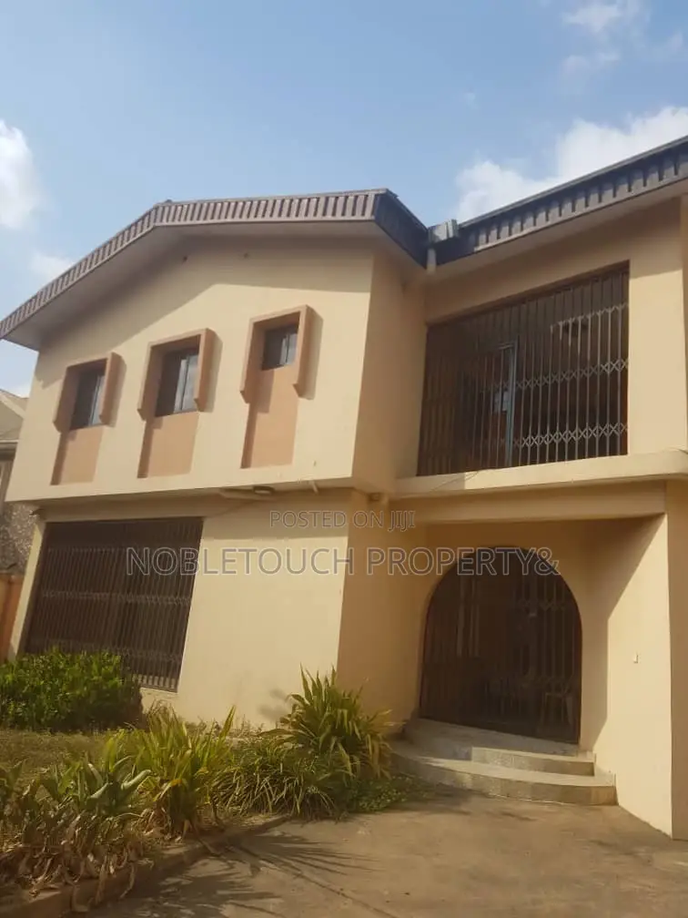 5bdrm Duplex in 5Th Avenue Gowon, Alimosho for Sale