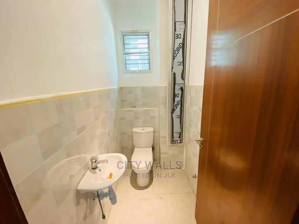 3bdrm Block of Flats in Richmond Estate, Lekki Phase 1 for rent