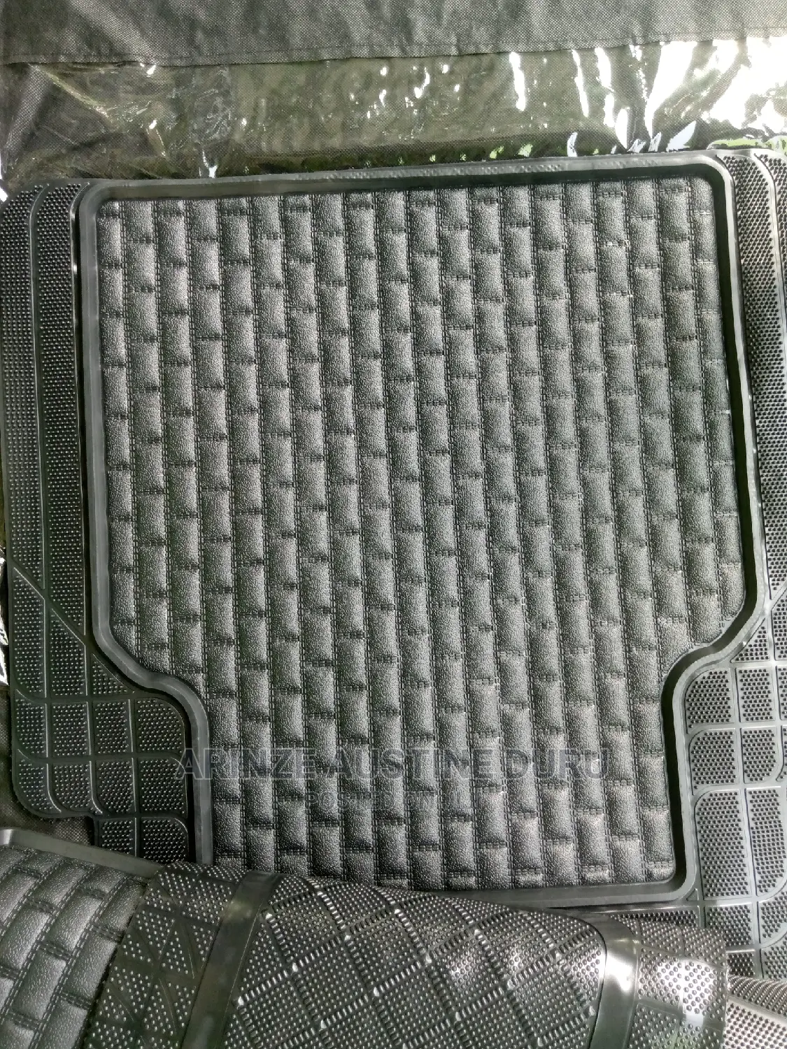 Universal Black Original Floor Mat