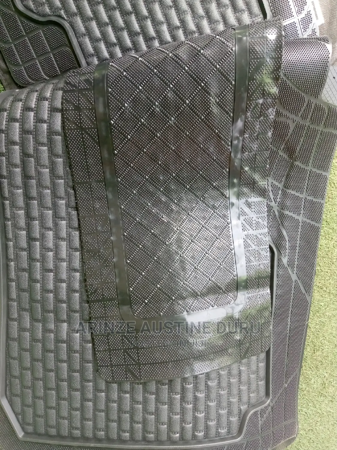Universal Black Original Floor Mat