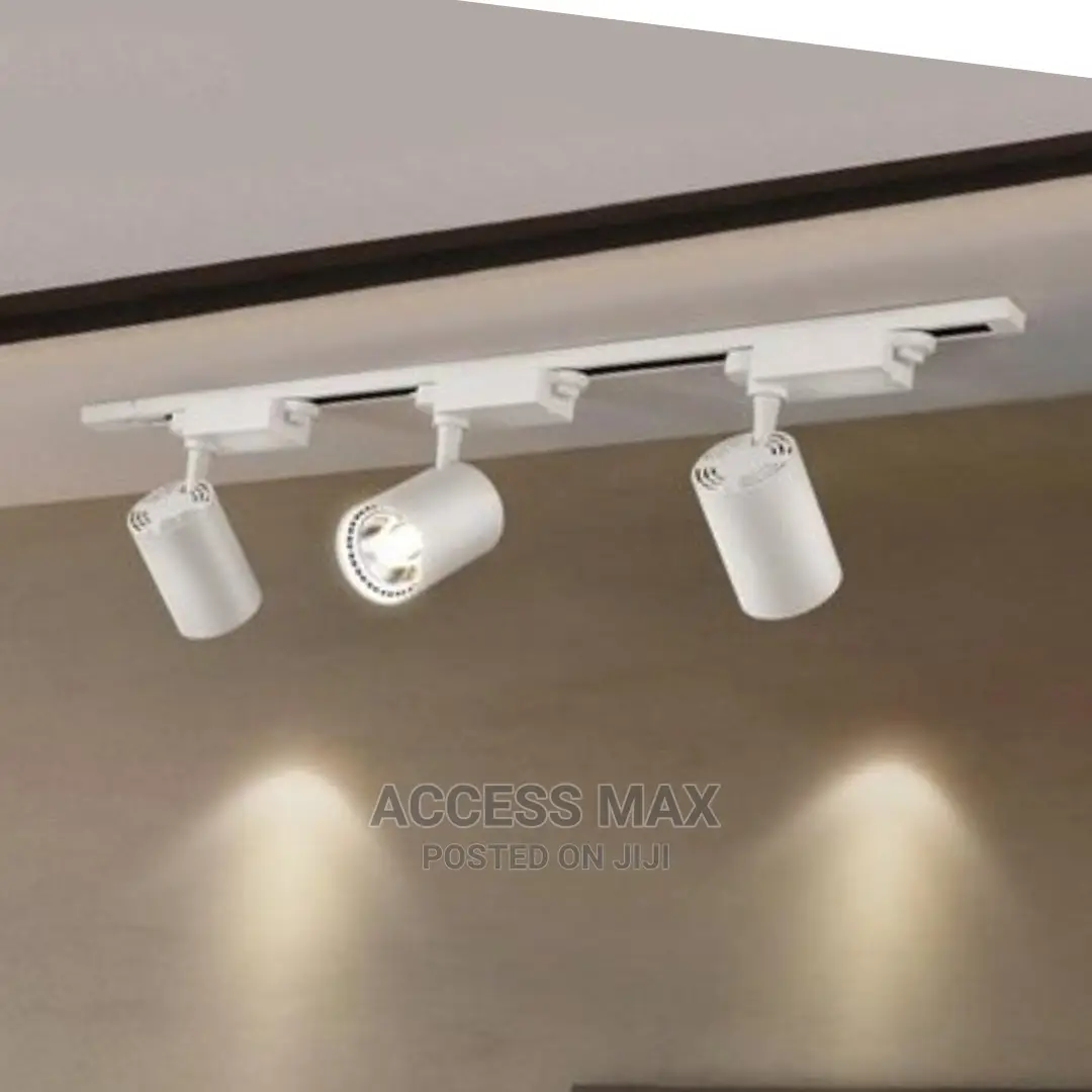 Watt Track Light White. 3 Light With The Rail )