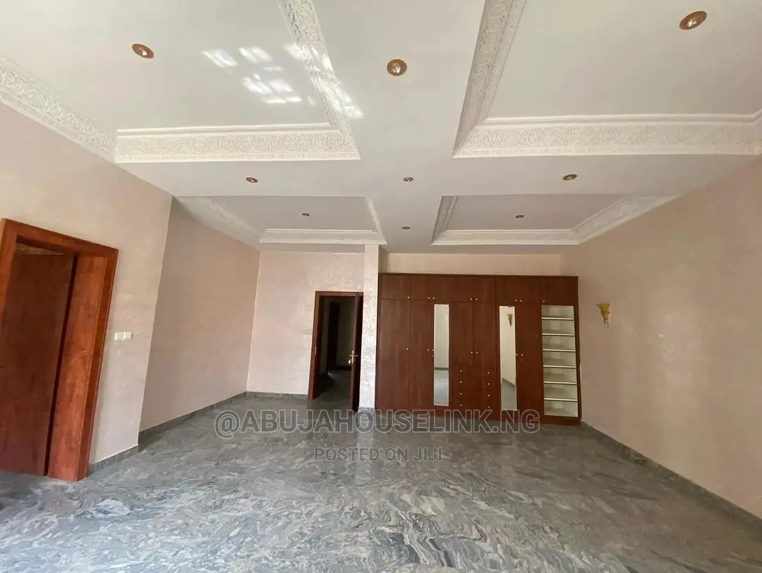 7bdrm Duplex in Asokoro Abuja for sale