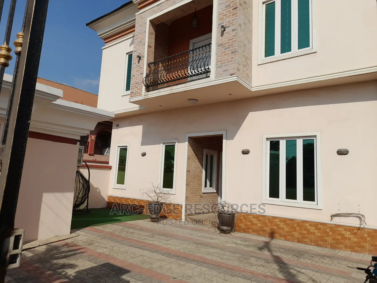 4bdrm Duplex in Apple Junction for sale