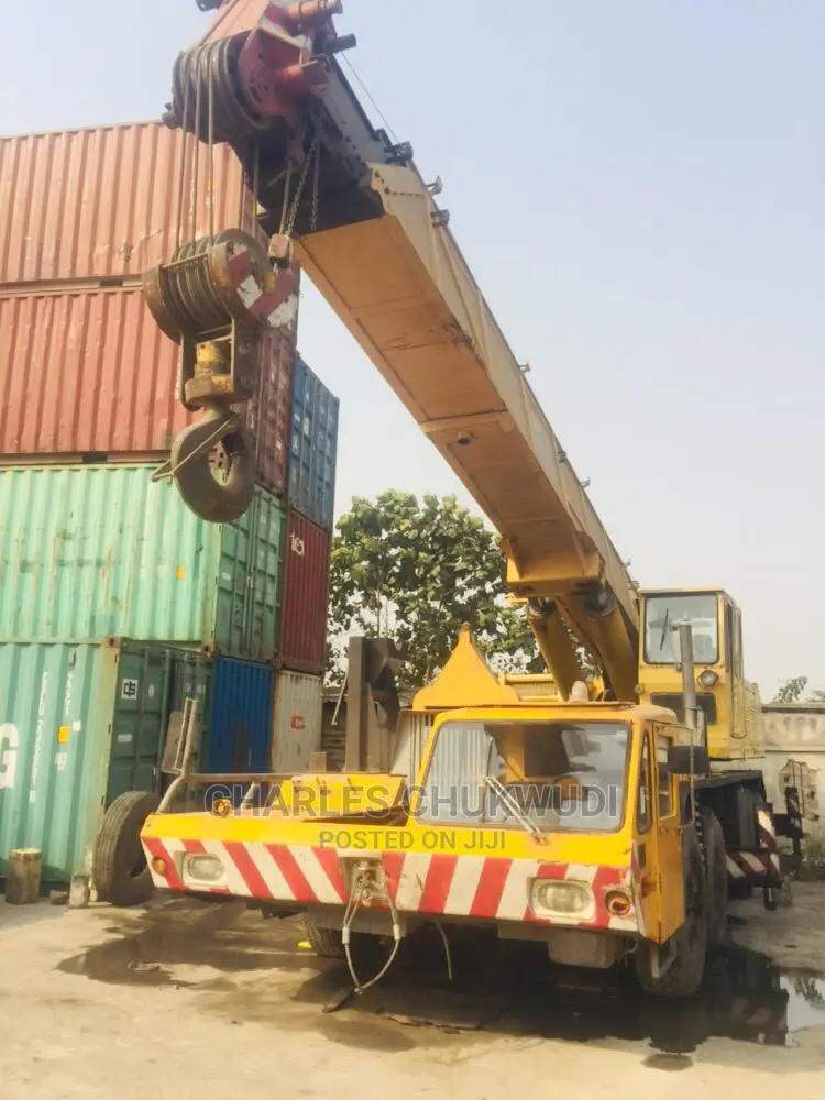 65tons Grove Motorized Crane Tokunbo