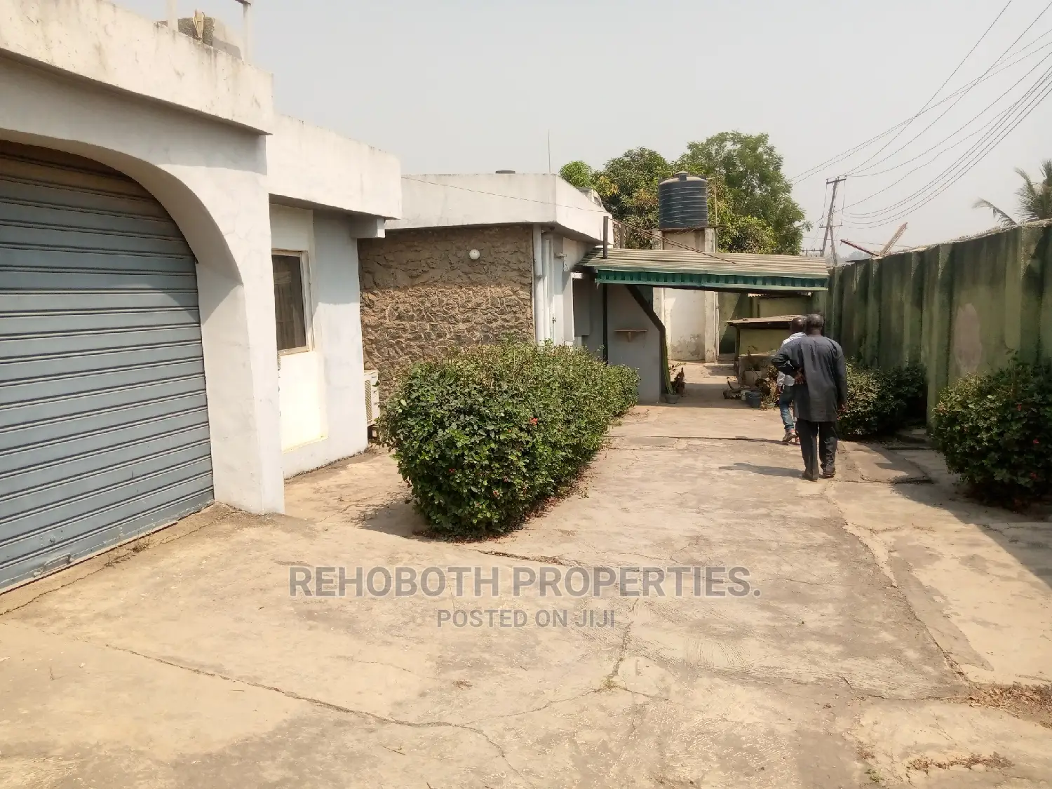 10bdrm Bungalow in Alexsandra, Ibadan for sale