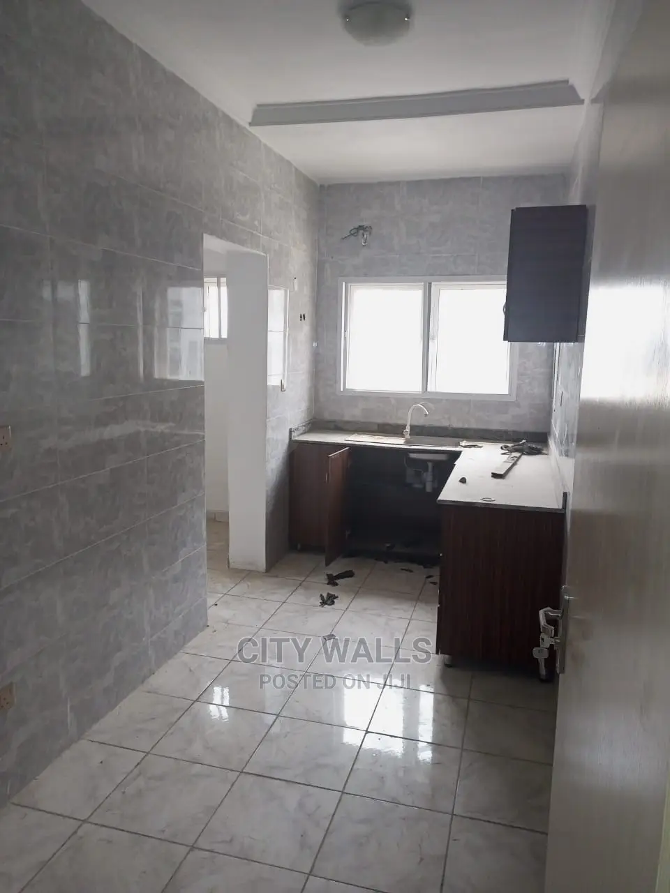 3bdrm Townhouse / Terrace in Osapa london for rent