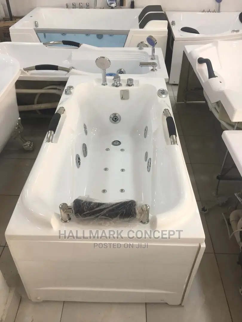 Single Jacuzzi Bath Tub With Massage Jets